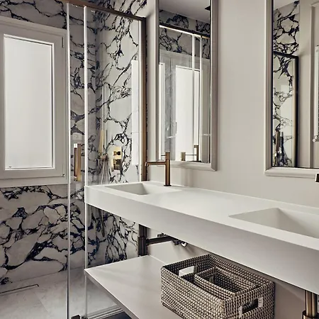 Urban Luxury Suite